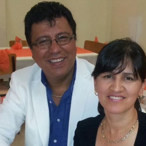 Hector y Esmid Ospinal, fundadores de Hygièna-Net, sonriendo en Québec